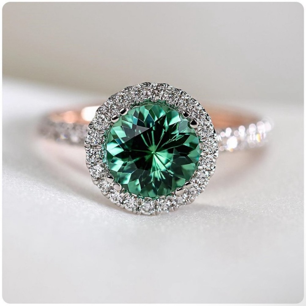 NEW 925 Sterling Silver Round Emerald Halo Ring - Picture 3 of 4